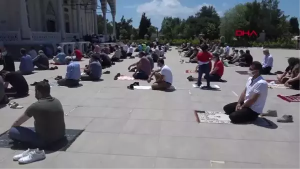 Filistin'de hayatını kaybedenler için cenaze namazı kılındı