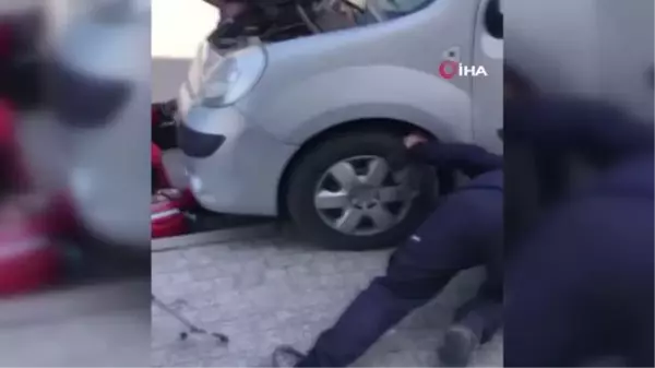 Son dakika haberi | - Aracın motoruna sıkışan yavru kedi itfaiye eri tarafından kurtarıldı