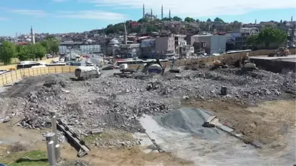 Unkapanı Kavşağı Köprüsünün yıkılması trafik yoğunluğuna yol açtı