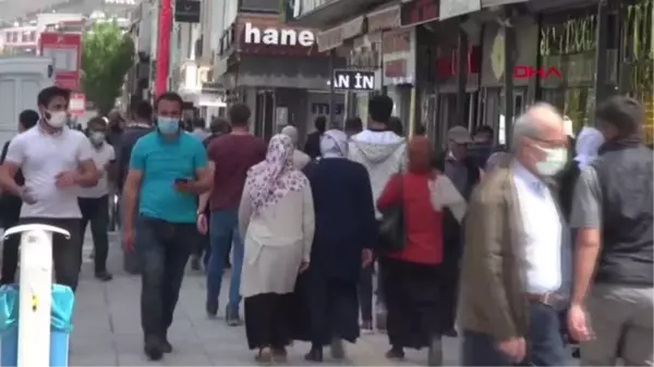 VAN'DA KADEMELİ NORMALLEŞMENİN İLK GÜNÜNDE YOĞUNLUK