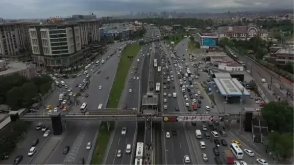 İstanbul'da akşam trafiğinde yoğunluk yaşanıyor