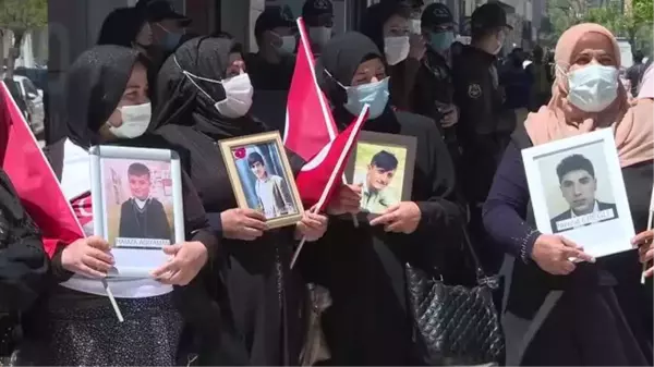 Son dakika haberleri: Çocuklarına kavuşmak için HDP binası önünde eylem yapan aile sayısı 32'ye yükseldi