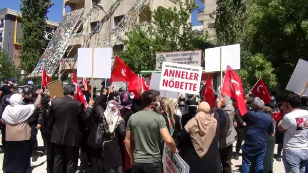 Kocası PKK tarafından şehit edilen anne dağa kaçırılan kızını istiyor