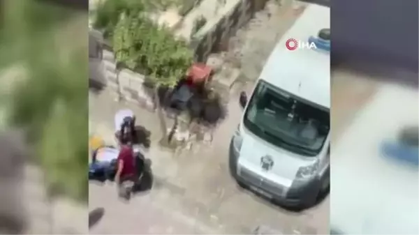 Son dakika haber... Avcılar'da kuryelerin yol verme kavgası kamerada