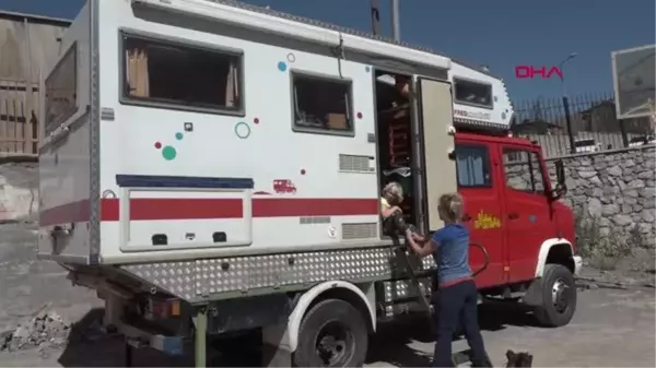 HAKKARİ ALMAN COĞRAFYACI VE AİLESİ HAKKARİ'YE HAYRAN KALDI