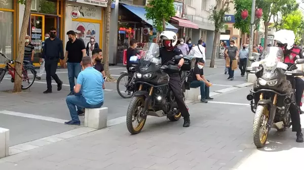 Uşak'ta motosikletli polisler vatandaşları uyardı