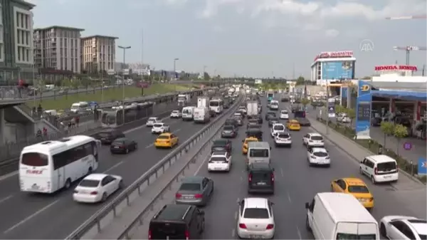 Sokağa çıkma kısıtlaması öncesi trafikte yoğunluk oluştu (2)