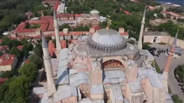 İkiz kardeşler hafızlık icazet sevincini Ayasofya-i Kebir Cami-i Şerifi'nde yaşadı