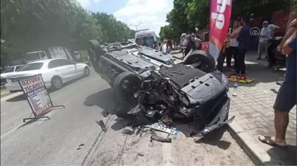 Son dakika... Oyuncu İlker Aksum, trafik kazasında yaralandı