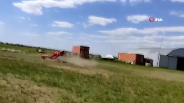 Rusya'da ters rüzgara kapılan paraşütçü yere çakılarak öldü