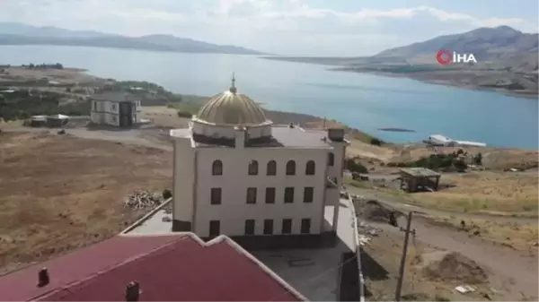 Baraj manzaralı cami, para bitince minaresiz kaldı