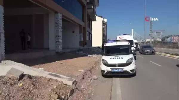 Yoldan geçen vatandaşlar gördü, iple asılmış halde cesedi bulundu