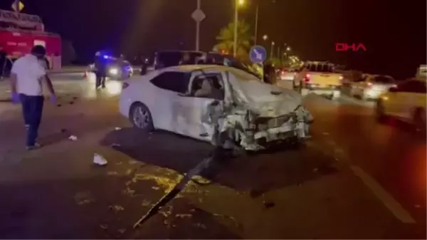 ALANYA'DA OTOMOBİLLE KAMYON ÇARPIŞTI: 2 YARALI