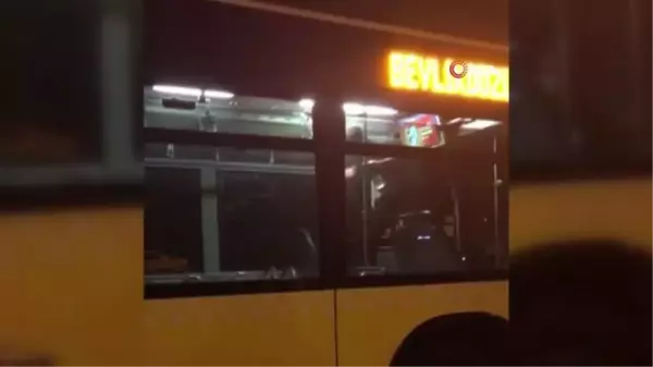 Metrobüste kendisine zarar veren şahıs ortalığı birbirine kattı