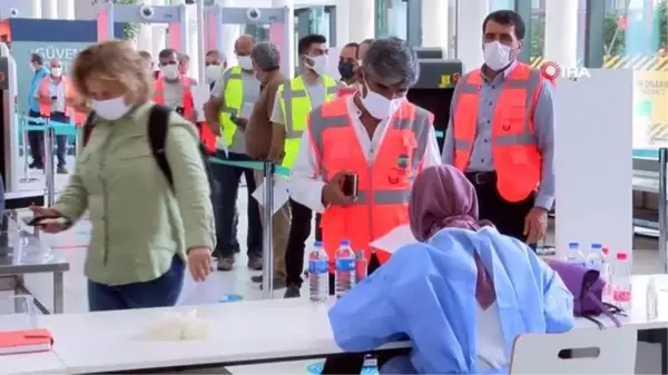 İstanbul Havalimanı'nı aşı merkezinde havalimanı çalışanları aşılanmaya başladı