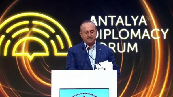 Dışişleri Bakanı Mevlüt Çavuşoğlu, Antalya Diploması Forumu'nun kapanışı dolayısıyla basını bilgilendirdi: (1)