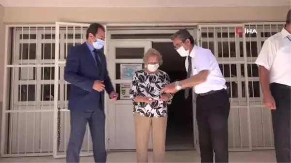 Kuşadası'nda öğrenciler yazdıkları hikayeyi kitaba döktü