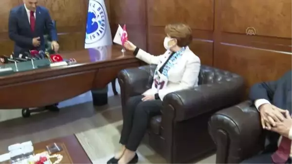 Akşener, Akçaabat ve Ortahisar'da esnaf ziyaretinde bulundu