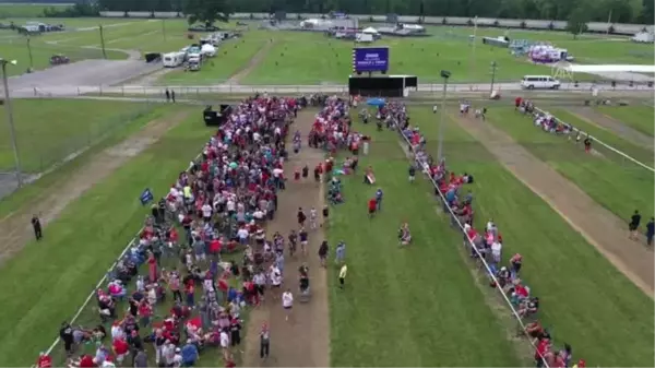 Trump destekçileri miting alanına girmek için uzun kuyruklar oluşturdu