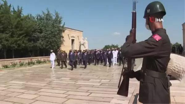 Bakan Akar ve TSK Komuta Kademesi, OYAK Yönetim Kurulu ile Anıtkabir'i ziyaret etti