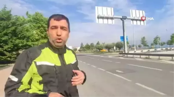 Trafiğin ortasında kalan anne kedi ve yavrularını böyle kurtardı