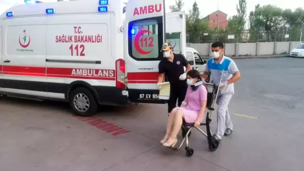 Alaplı'da 2 otomobil çarpıştı: 4 kişi yaralandı