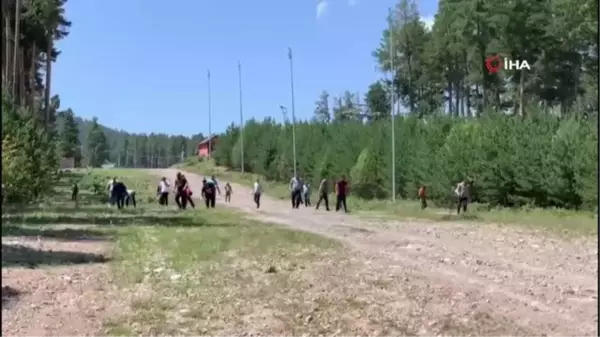 Sarıkamış'ta vatandaşlar kayak merkezinin taşlarını temizledi