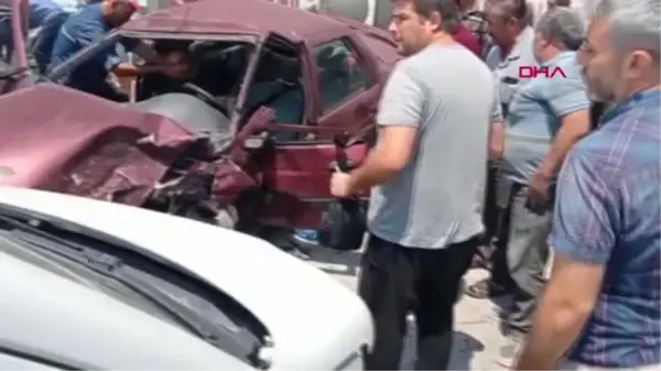 Son dakika haber! OSMANİYE'DE TRAFİK KAZASINDA OTOMOBİLDE SIKIŞAN 2 KİŞİ YARALANDI