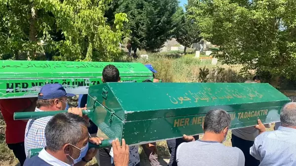 Gölette boğularak ölen amca ve yeğeni son yolculuklarına uğurlandı