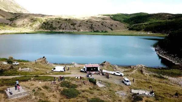 Son dakika haberi... Nemrut Krater Gölü'nde çevre temizliğine dikkati çekmek için tiyatro oyunu sahnelendi