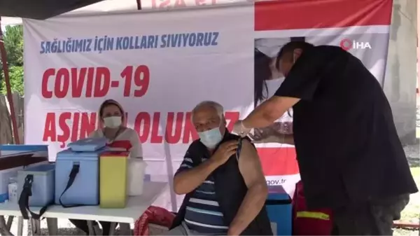 Bin 250 rakımlı yaylada mobil ekiplerden vatandaşlara aşı hizmeti