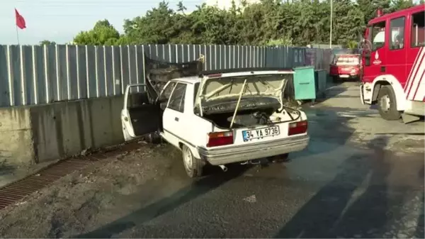 Petrol istasyonunda alev alan otomobil söndürüldü