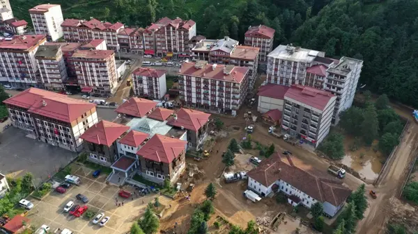 Çevre ve Şehircilik Bakanı Kurum, Rize'de afet bölgesinde incelemelerde bulundu Açıklaması