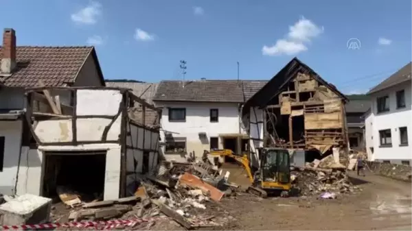 Selden en çok etkilenen şehirlerden Bad Münstereifel şehri görüntülendi