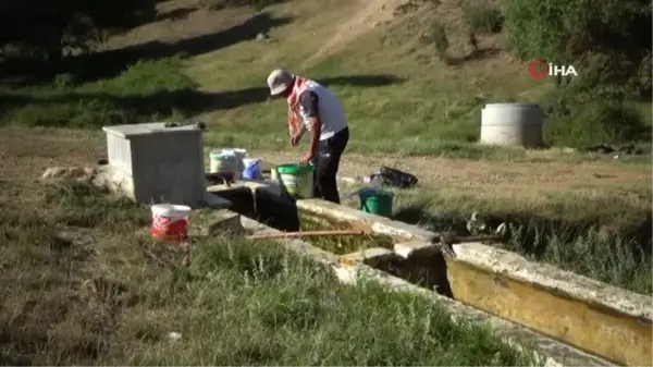 Doğa dostu emekli astsubay kendini eskimiş köy çeşmelerine adadı