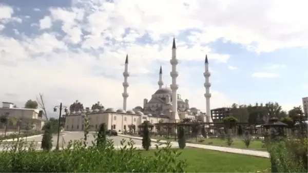 Türkiye Diyanet Vakfı Kırgızistan'da yaklaşık 1700 hisse kurban eti dağıttı