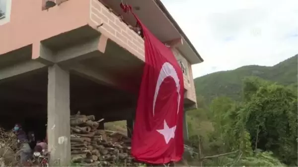 Şehit Er Emrah Arslan, son yolculuğuna uğurlandı (2)