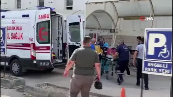 Tartıştığı eşini çocuklarının gözü önünde vurdu