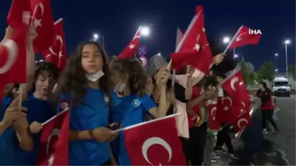 Olimpiyatlarda tarih yazan İlgün'e coşkulu karşılama