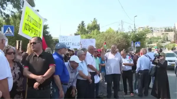 İşgal altındaki Doğu Kudüs'ün Şeyh Cerrah Mahallesi'nde, işgal ve yerleşim birimleri karşıtı gösteri