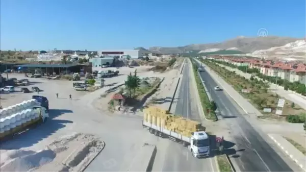 Karamanlı Belediyesinden Manavgat'a 8 tır yem ve saman gönderildi