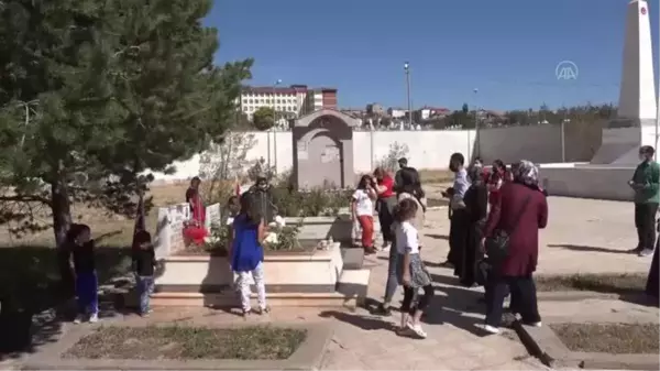 Teröristlerin katlettiği şehit Bedirhan bebek ve annesi anıldı