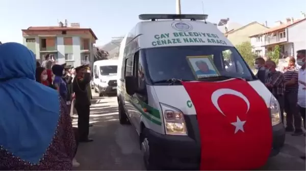 Son dakika! AFYONKARAHİSAR - Manavgat'taki yangında hayatını kaybeden orman işçisi Yaşar Cinbaş toprağa verildi