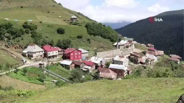 Son dakika haberleri | Gümüşhane'deki en uzak köy okulunun tamiratını polisler yaptı