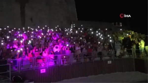 Bodrum Kale konserlerine yoğun ilgi...Adım atacak yer kalmadı