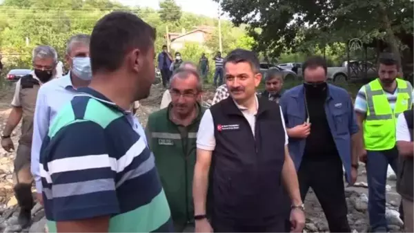 KASTAMONU - Bakan Pakdemirli, selden etkilenen İnebolu'nun Özlüce köyünü ziyaret etti