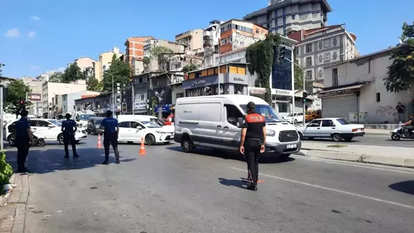 Şişli'de dev asayiş uygulaması: Araçlar didik didik arandı