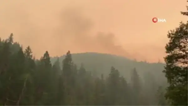 California'da günlerdir süren orman yangını Tahoe Gölü'ne yaklaştı