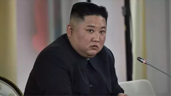 Kilo veren ve boynu ortaya çıkan Kim Jong-Un'un eski halinden eser kalmadı