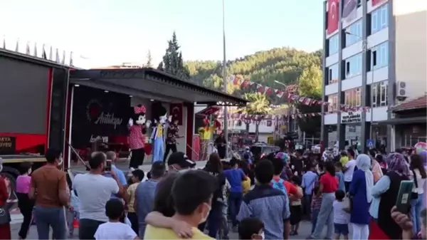 Son dakika... 20. Yayladağı Geleneksel Çilek Festivali yapıldı